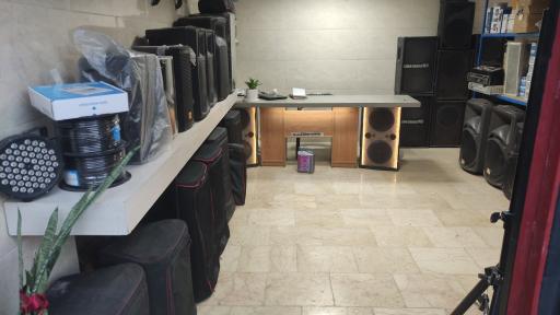 عکس فروشگاه جوان صوت 