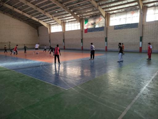 عکس سالن ورزشی شهید قبادی