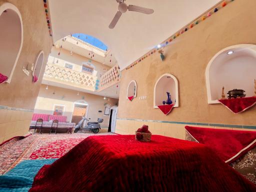 عکس بومگردی راوی کویر مصر
