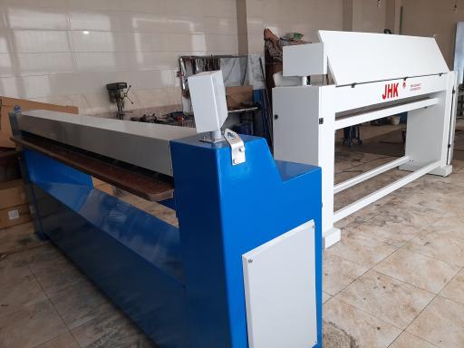 عکس کارگاه ماشین آلات صنعت چرم JHK