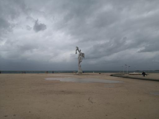 عکس بنای نگهبان دریا