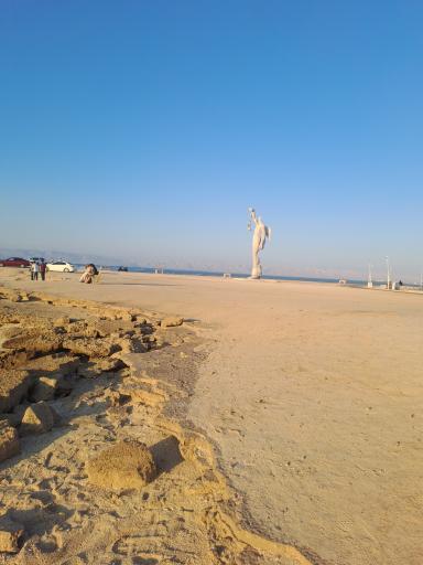 عکس بنای نگهبان دریا