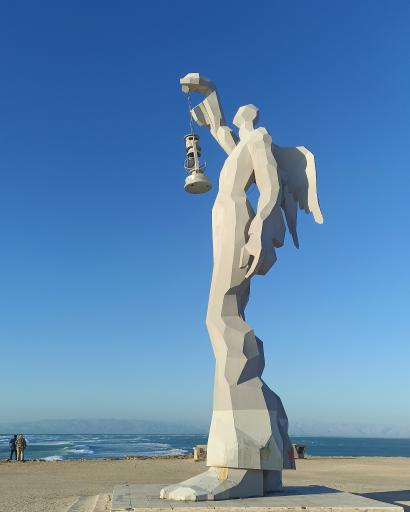 عکس بنای نگهبان دریا