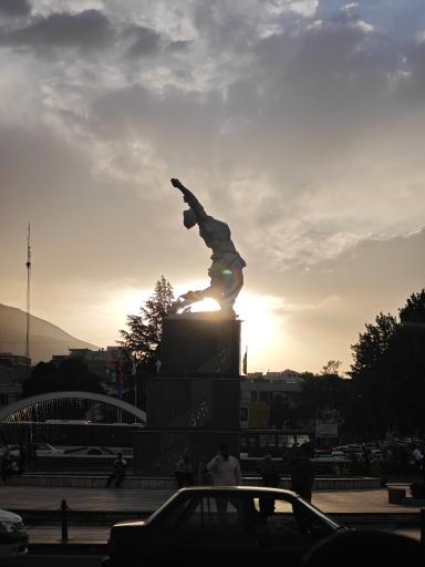 عکس میدان آزادی/ اقبال