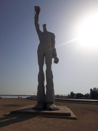 عکس بنای نگهبان دریا