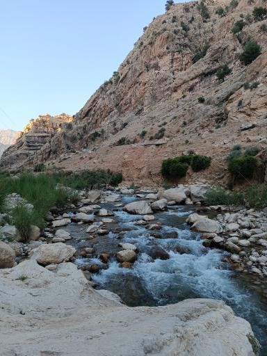 عکس جایگاه تفریحی کنار رودخانه