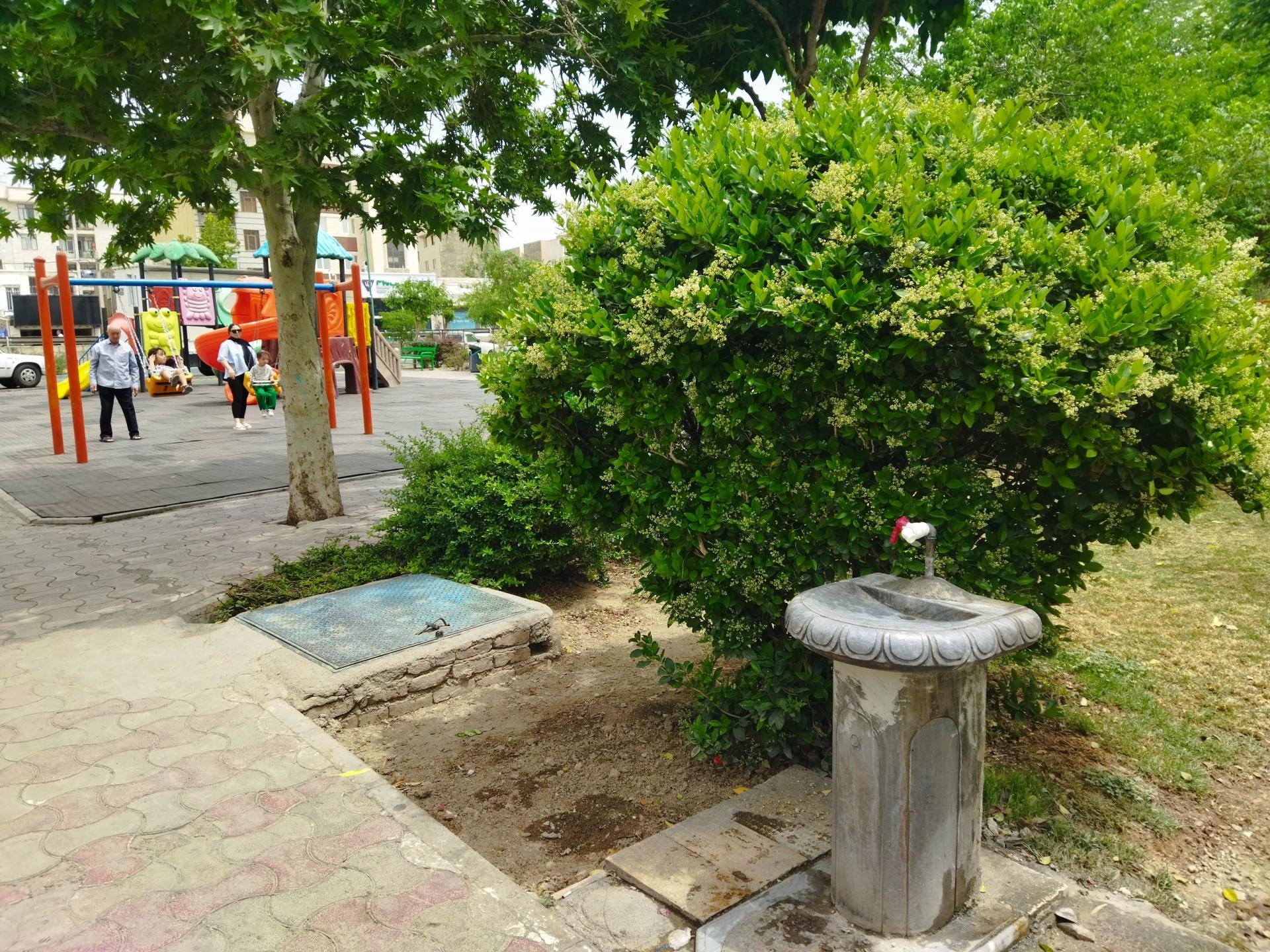 عکس آبخوری بوستان سمیه
