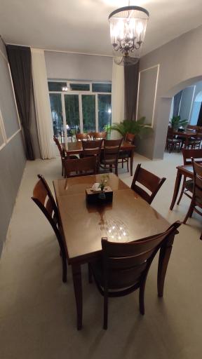 عکس کافه رستوران دربار