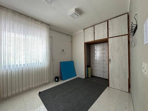 آکادمی یوگا مهسا گرائلی