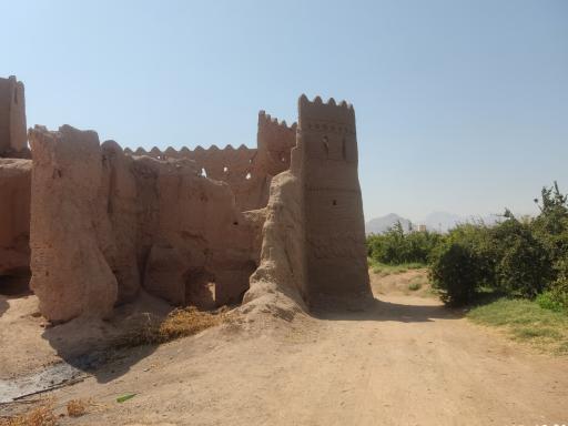 عکس قلعه حسینی تفت