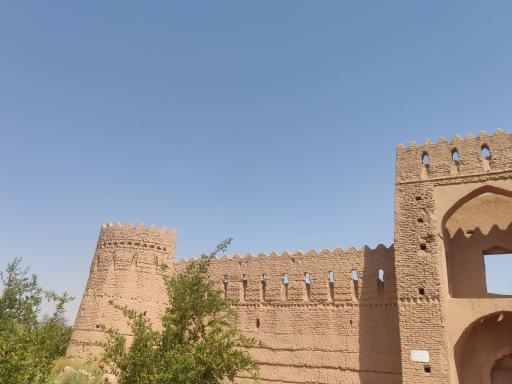 عکس قلعه حسینی تفت