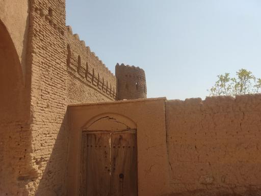 عکس قلعه حسینی تفت