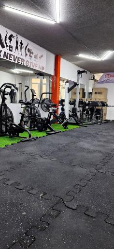 عکس باشگاه کراسفیت وادباکس