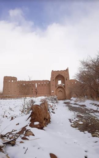 عکس قلعه حسینی تفت