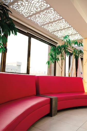 عکس کلینیک زیبایی ماه زر