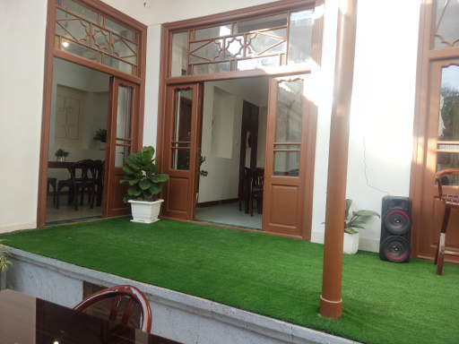 عکس کافه و رستوران مون