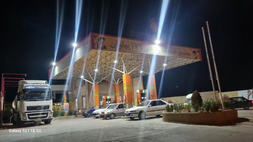 عکس پمپ بنزین پهلوان شیر حصار
