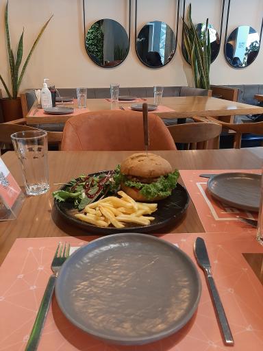 عکس رستوران ایتالیایی بوته