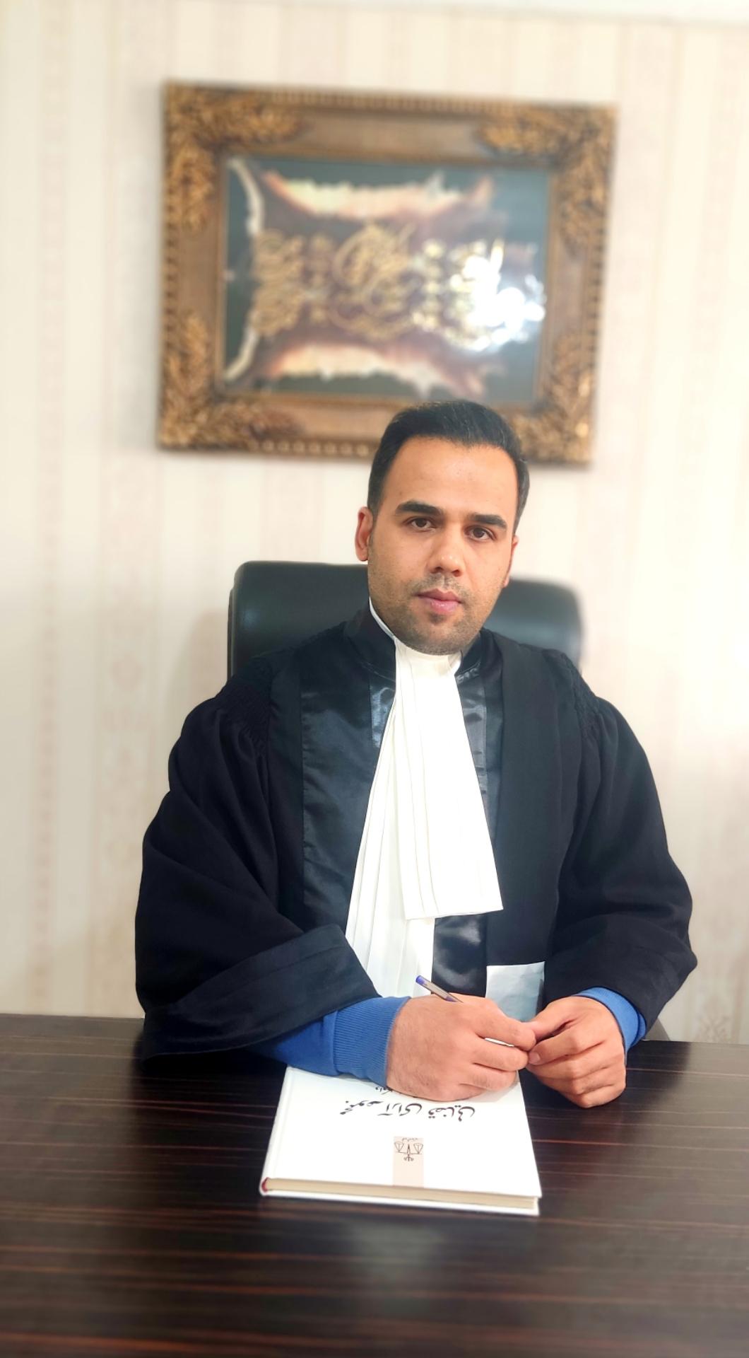 عکس دفتر وکیل پایه یک دادگستری فرهاد صادقیان