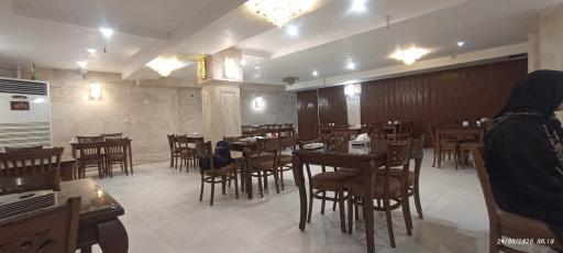 عکس هتل بیستون