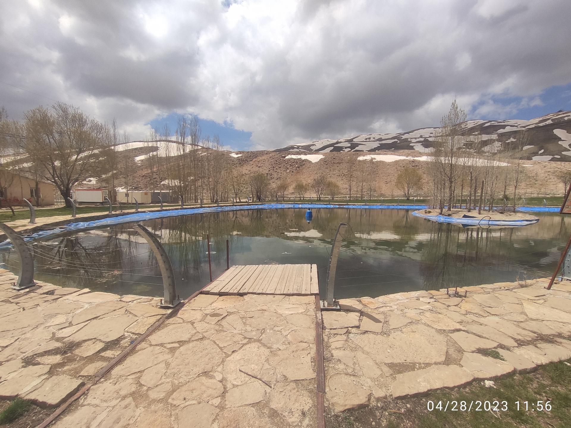 عکس دریاچه مصنوعی