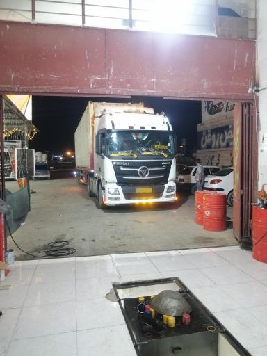 عکس تعویض روغن و پنچرگیری ماهور