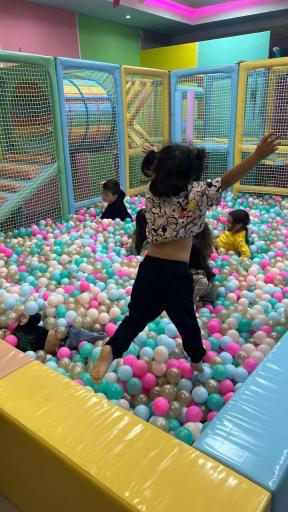 عکس خانه بازی سرزمین خوش شانسی