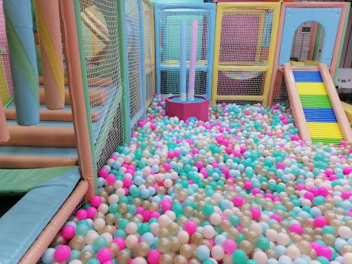 عکس خانه بازی سرزمین خوش شانسی