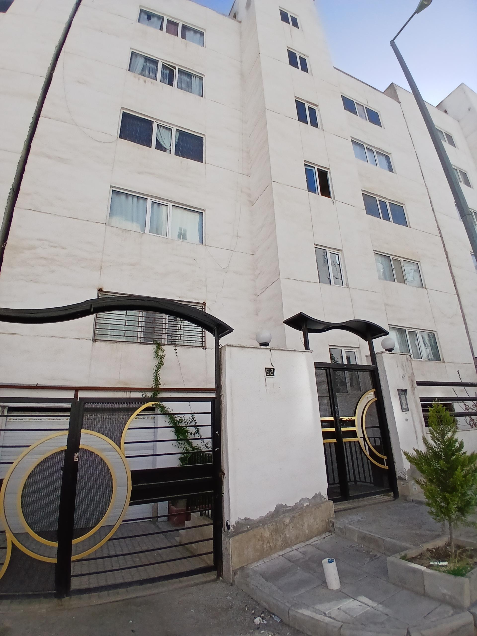 عکس بلوک ۵۲