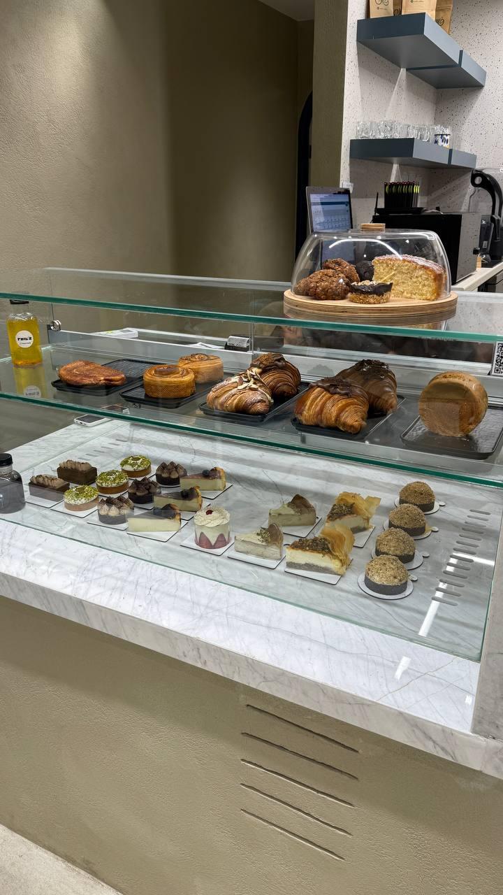 عکس کافه فیلوس