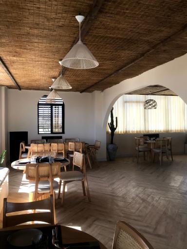 عکس کافه رستوران بالابوم