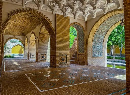عکس عمارت هنرمند