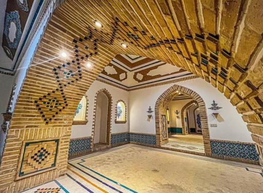 عکس عمارت هنرمند