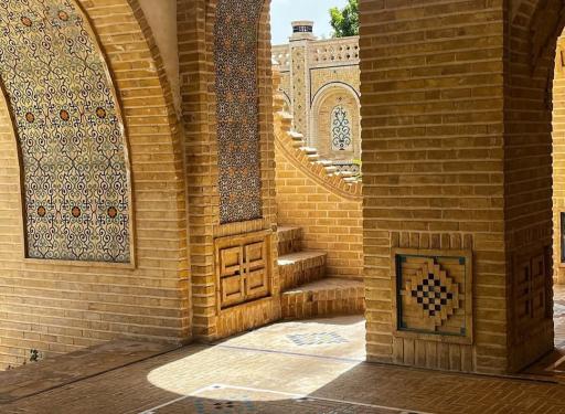 عکس عمارت هنرمند