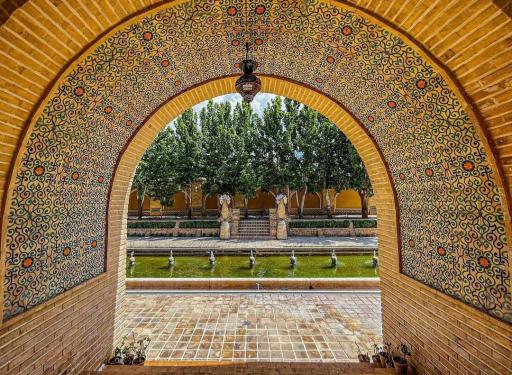 عکس عمارت هنرمند