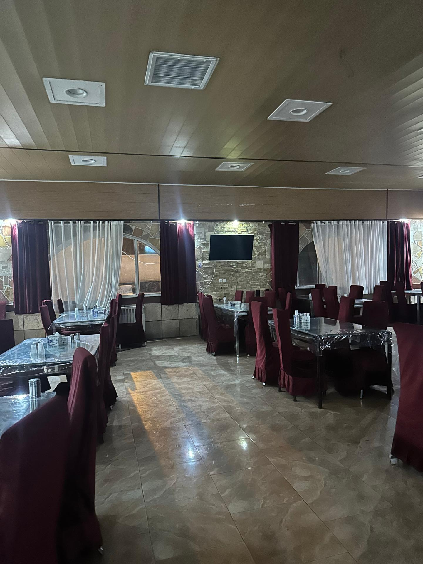 عکس رستوران آبشار زال