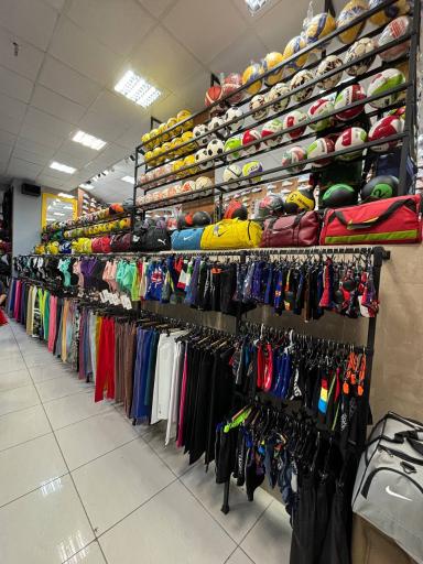 عکس فروشگاه ورزشی فیفا