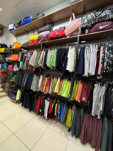 عکس فروشگاه ورزشی فیفا