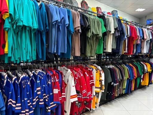 عکس فروشگاه ورزشی فیفا