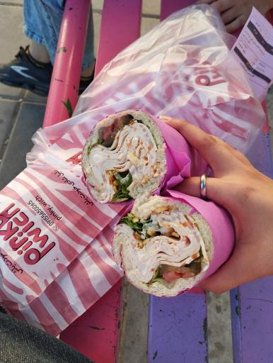 عکس ساندویچ سرد صورتی