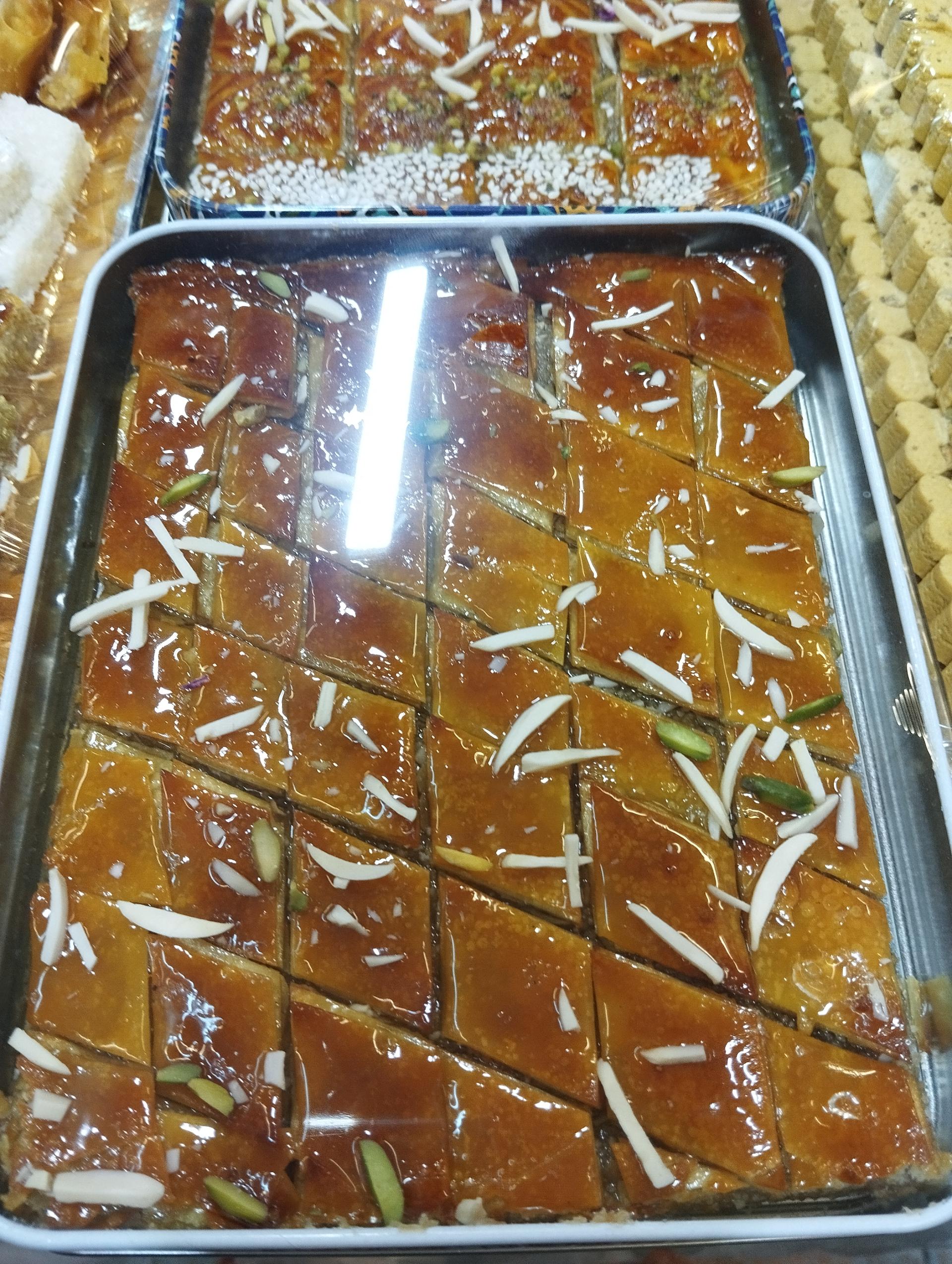 عکس قنادی و عرقیات طالبی