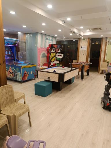 عکس خانه بازی جیلی بیلی