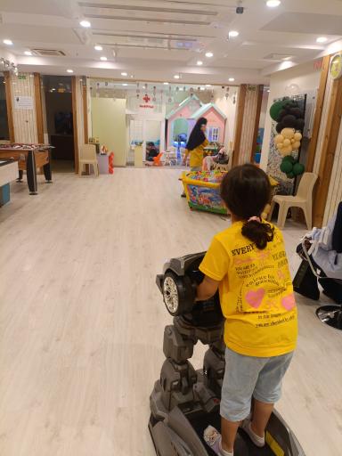 عکس خانه بازی جیلی بیلی