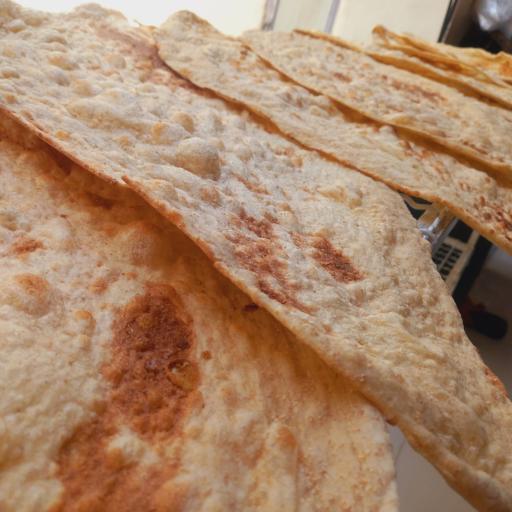 عکس نان محلی مرغوب کاشمری