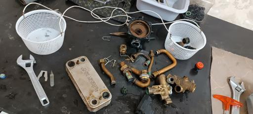 عکس تعمیر و نصب پکیج پیرو