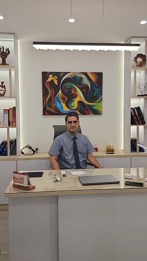 عکس دکتر لطفی زاده (جراح بینی)