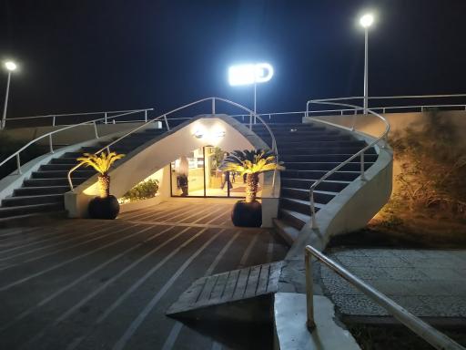 عکس کافی شاپ ساحلی هایت