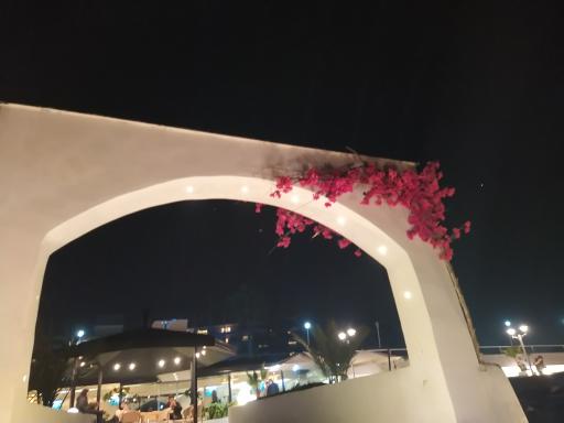 عکس کافی شاپ ساحلی هایت