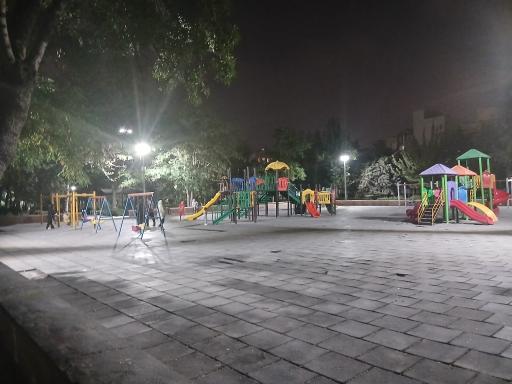 عکس زمین بازی بوستان صبا