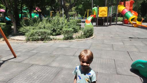 عکس زمین بازی 2 پارک لاله